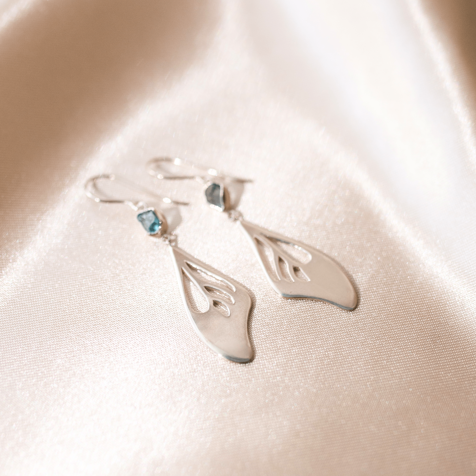 Jewelry Evolution Earrings Elegance Butterfly Wing Earrings with Blue Zircon