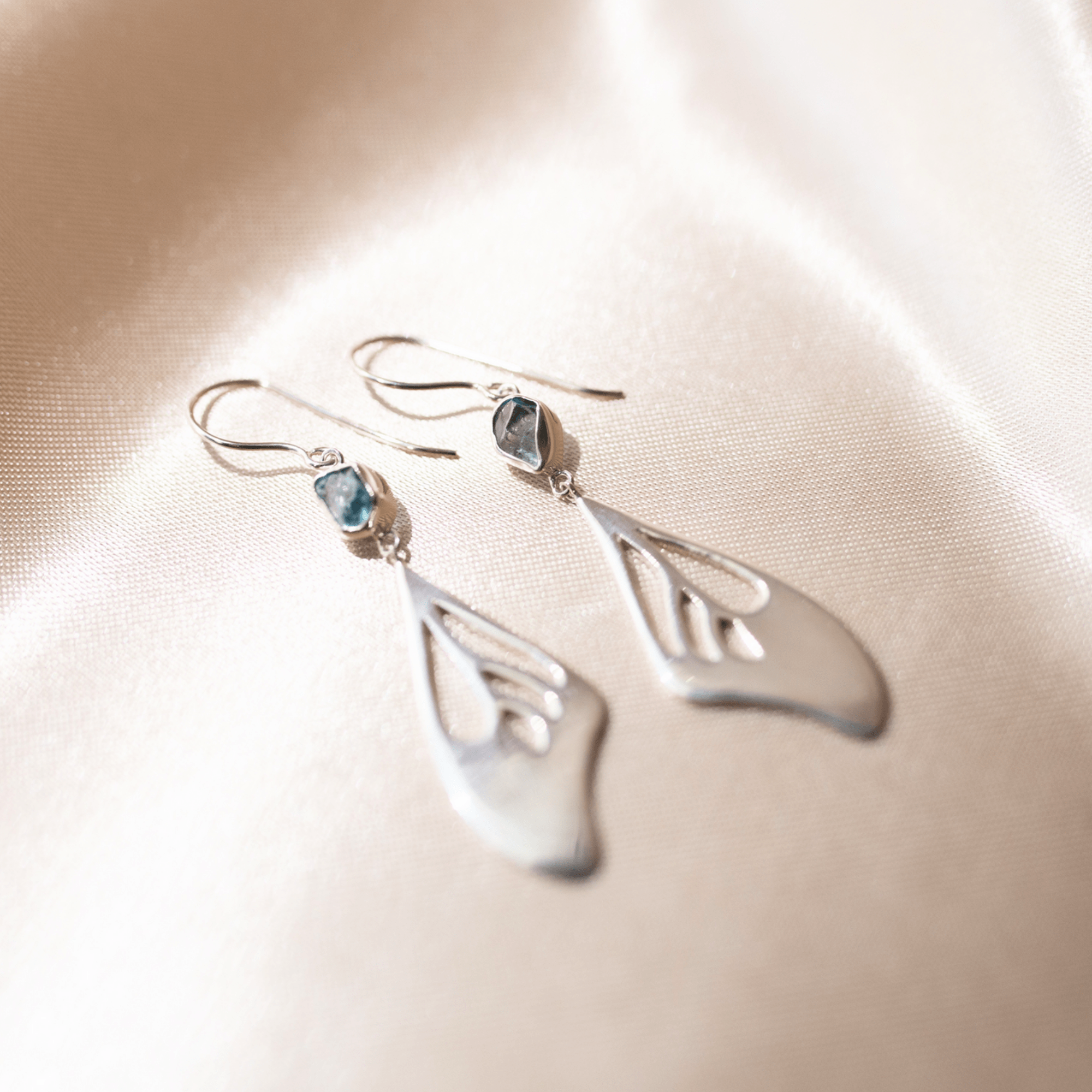 Jewelry Evolution Earrings Elegance Butterfly Wing Earrings with Blue Zircon