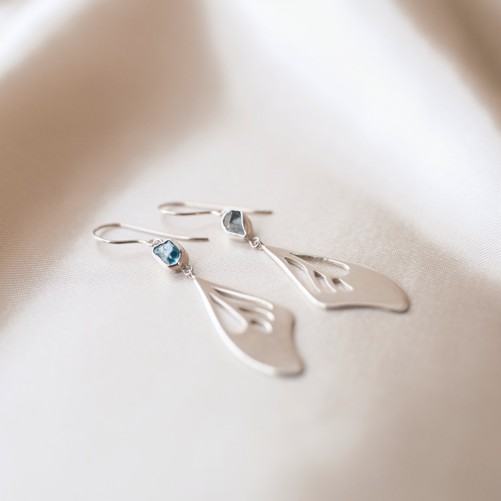 Jewelry Evolution Earrings Elegance Butterfly Wing Earrings with Blue Zircon