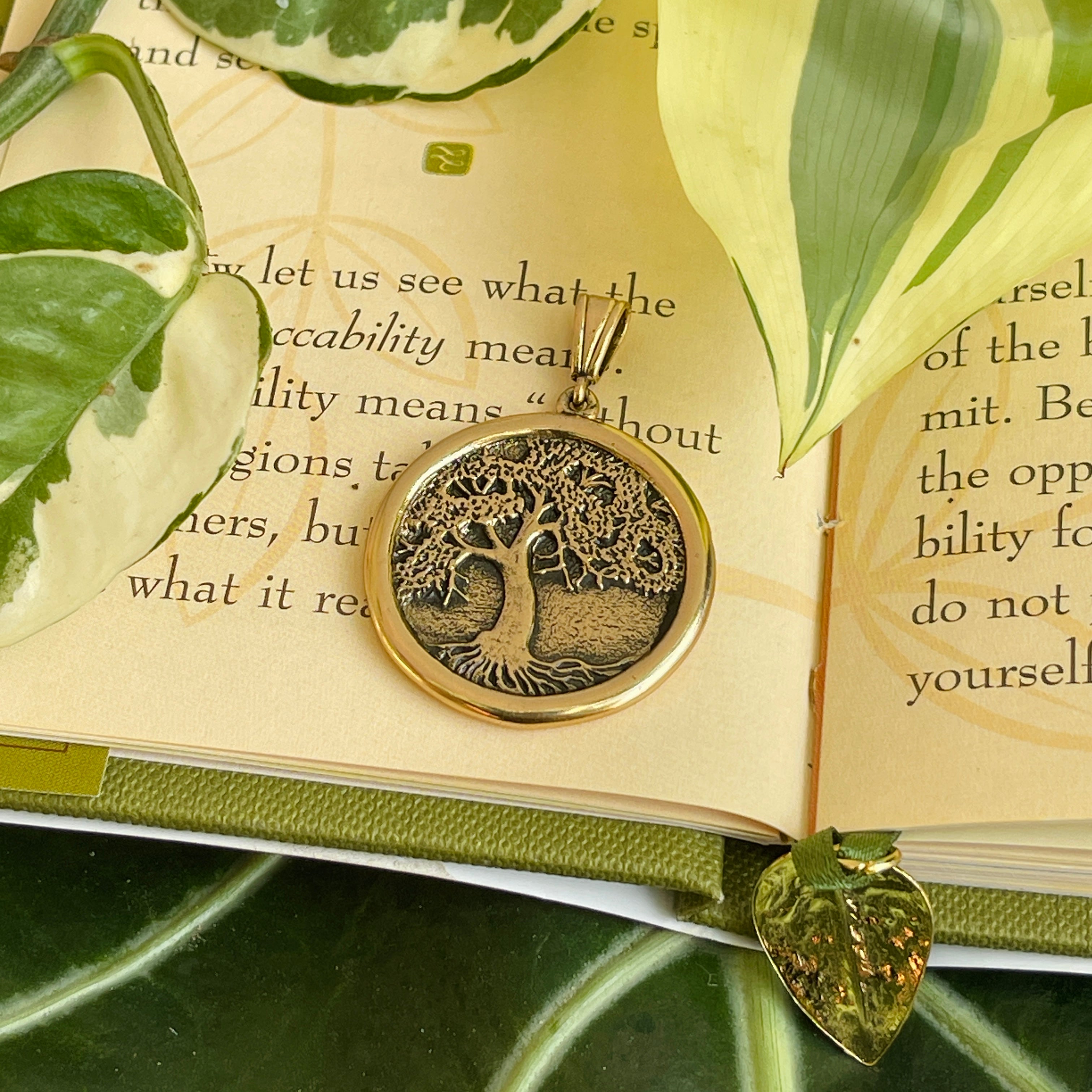 Jewelry Evolution Necklace 16-18-20" / Bronze The Four Agreements Tree of Life Medallion